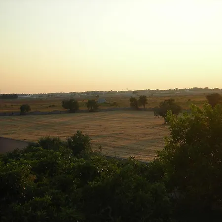 Tenuta Litta - Masseria Lizza Bed & Breakfast *